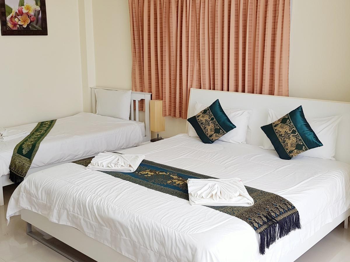 Family Guesthouse Rawai 外观 照片